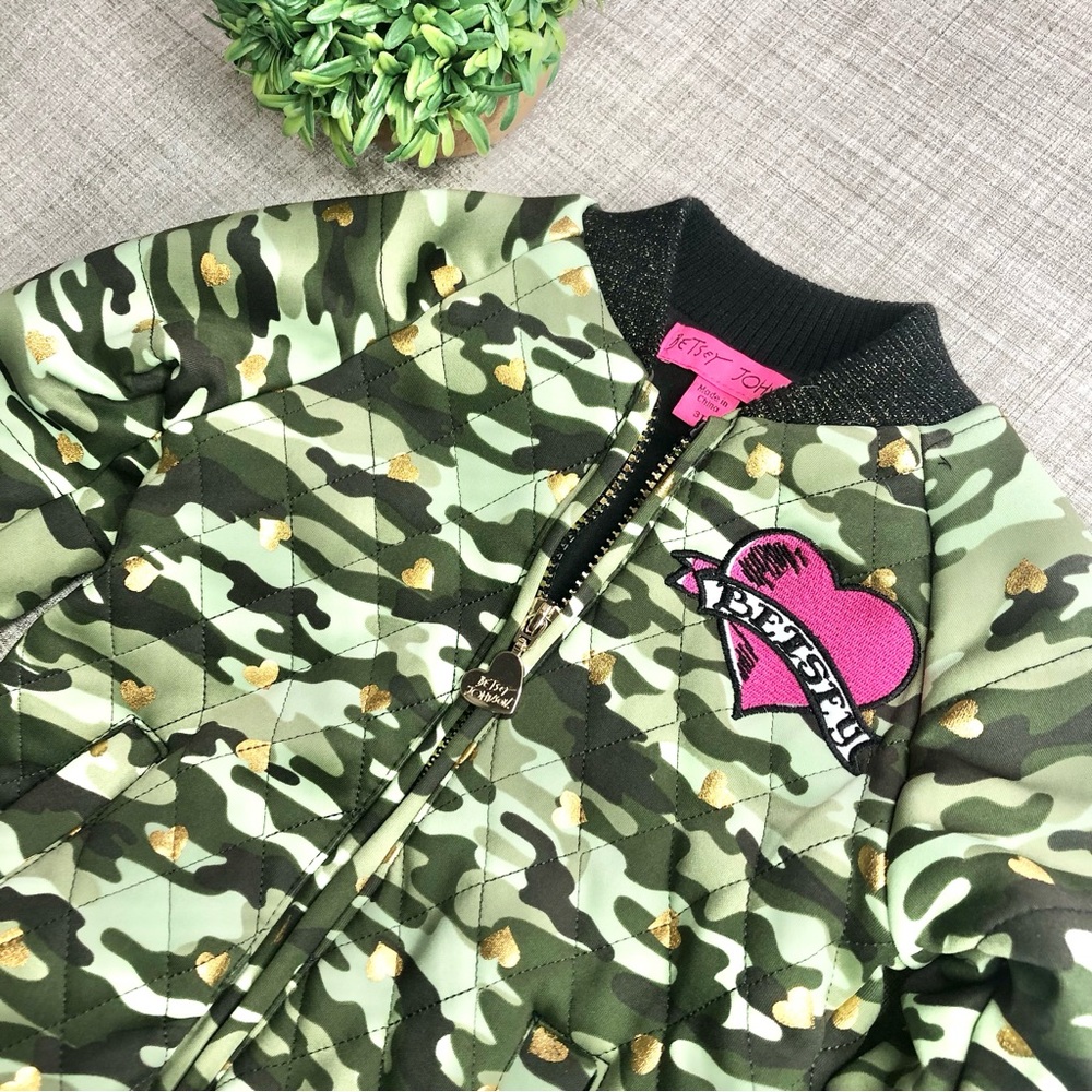 NWT Betsy Johnson camo quilted bomber jacket, item BJ561717